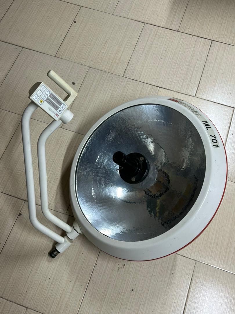 چراغ سیالتیک جراحی